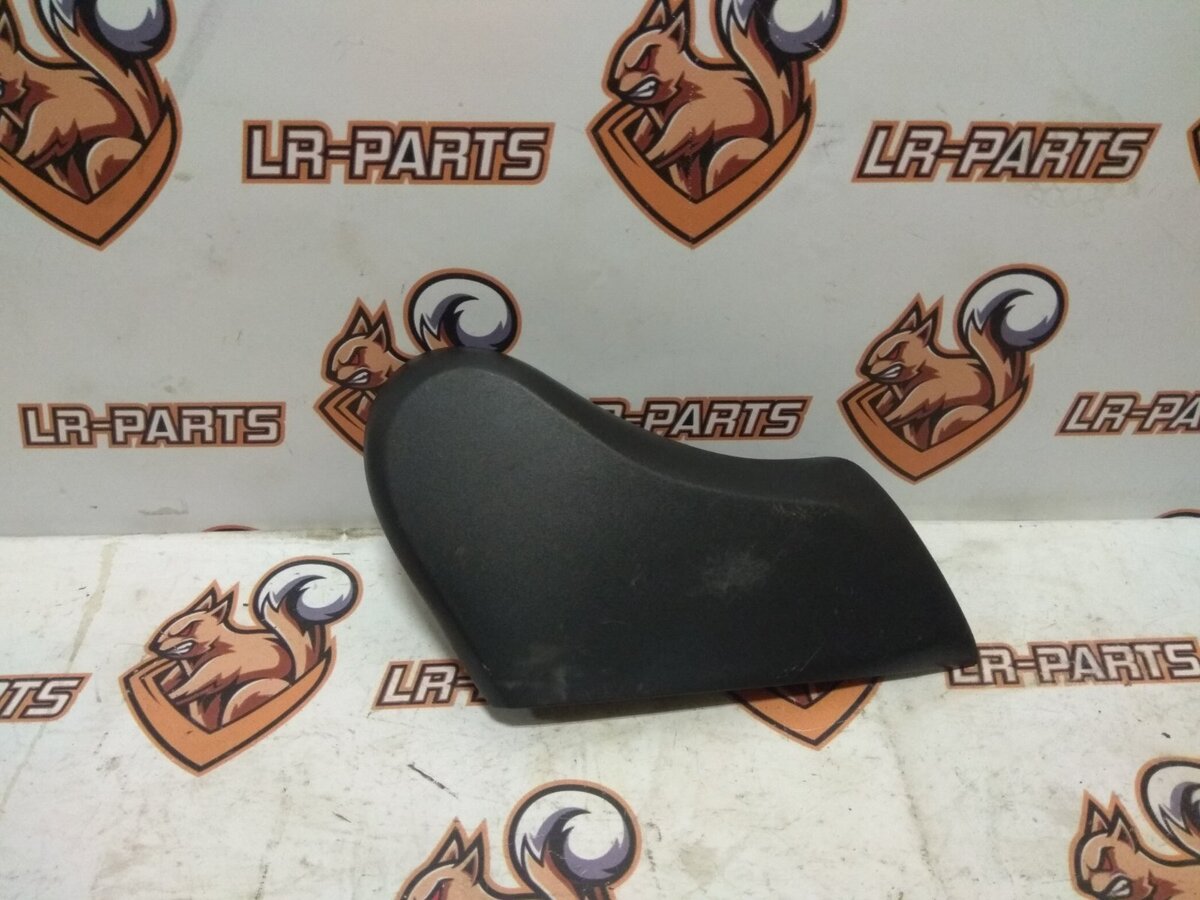 LR136513 Cover of the seat tilt mechanism in front of the right LAND ROVER DISCOVERY SPORT (L550) 2015- Used